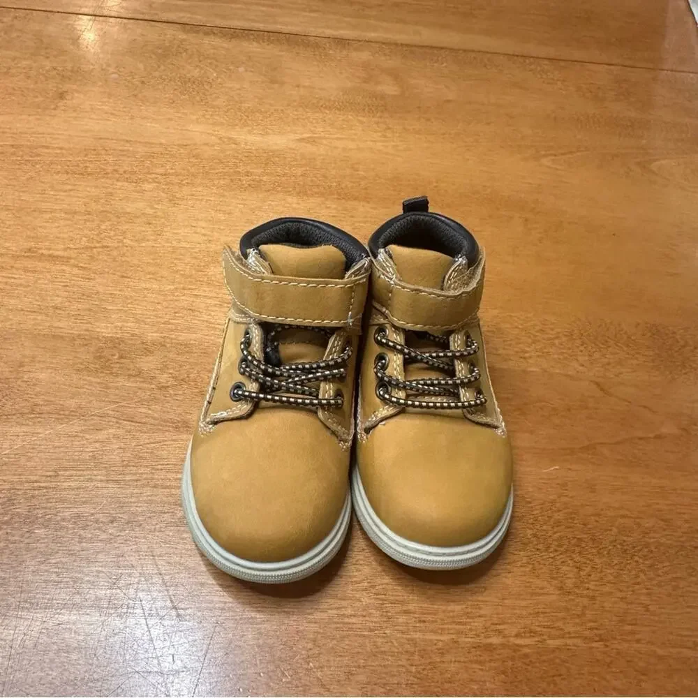Max+Jake‎ Wiley Boots Kids Size 5M Tan Faux Nubuck Hook and Loop Ankle Boots